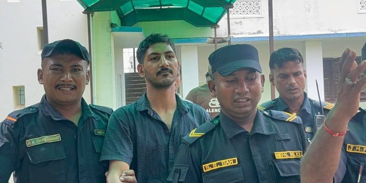 बुवाको नाममा मास्टर डिग्री परीक्षा दिन खोज्दा नक्कली परीक्षार्थी पक्राउ