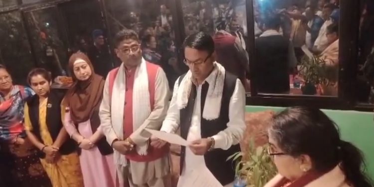 मधेशमा सरकार गठन प्रक्रियाप्रति एमालेभित्रै असन्तुष्टि, कञ्चन बिच्छालाई तत्काल फिर्ता हुन राप्रपाको निर्देशन