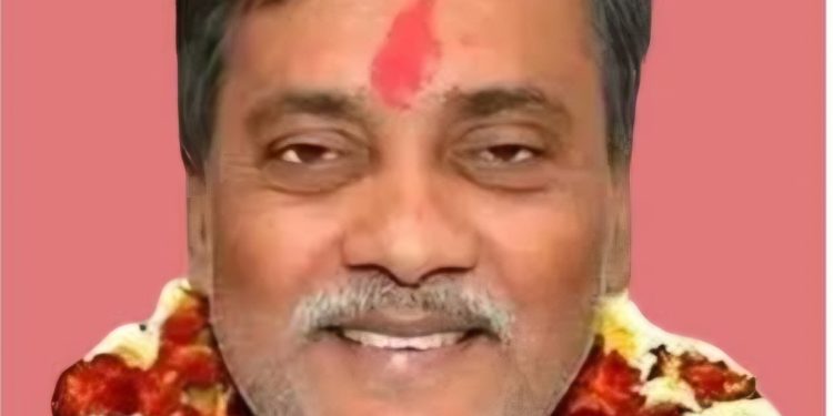 पुर्व मन्त्री अजय चौरसिया माथी  कानुन बेचेको आरोप