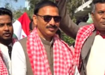 घरदैलोमा अशोक टेमानी सक्रिय, झुटो आश्वासन बाँडेको आरोप