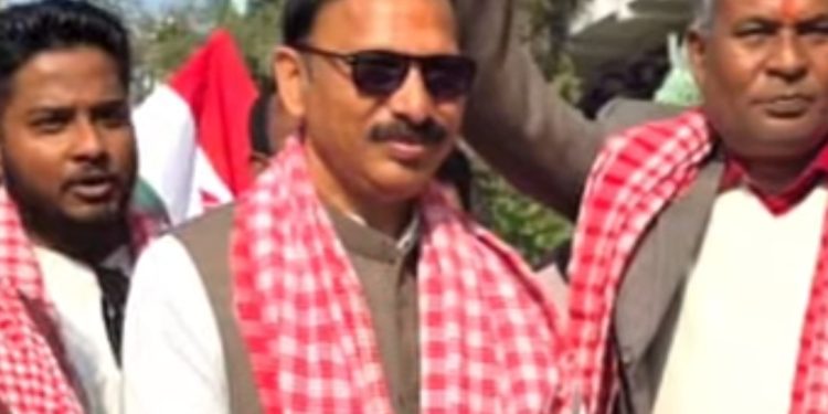 घरदैलोमा अशोक टेमानी सक्रिय, झुटो आश्वासन बाँडेको आरोप