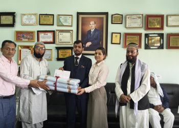 मदरसा र यतीमखानाका बालबालिकालाई नेशनल मेडिकल कलेजद्वारा कपडा वितरण