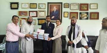 मदरसा र यतीमखानाका बालबालिकालाई नेशनल मेडिकल कलेजद्वारा कपडा वितरण