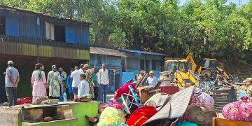 जीतपुरसिमरा उपमहानगरपालिकाको ३ नम्बर पुल क्षेत्रमा डोजर, ३३ घर हटाउने तयारी