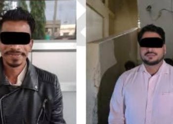 सरकारी बोर्डमा मोबिल छर्किने दुई जना पक्राउ, विवादपछि तोडफोड प्रयास