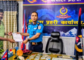पत्रकारलाई गाली गरेको आरोपमा आदर्श मिश्रविरुद्ध उजुरी, कानुनी कारबाहीको माग