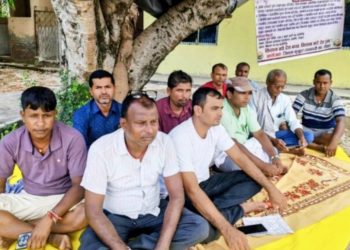  भारतीय कुखुराको अवैध आयात रोक्न माग गर्दै रौतहटका किसान आमरण अनशनमा