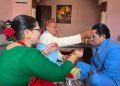 आफ्नै परिवारसँग दसैँको टीका लगाउँदै बाढीपीडितलाई सहयोग गर्दै ऋषि धमला