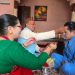 आफ्नै परिवारसँग दसैँको टीका लगाउँदै बाढीपीडितलाई सहयोग गर्दै ऋषि धमला